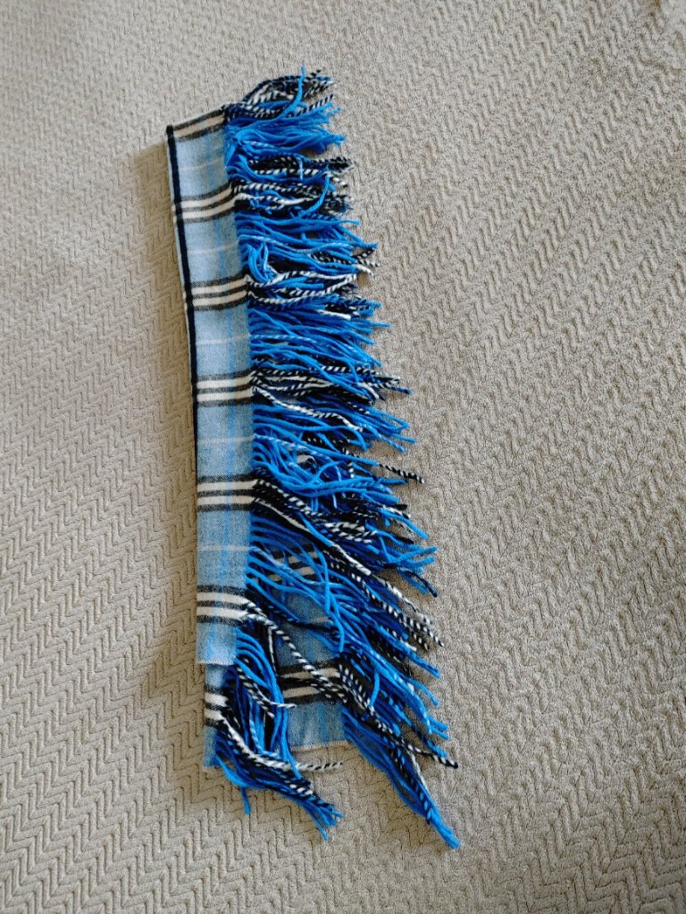 ✨💙Burberry Cashmere Scarf with Double Fringe💙✨ - Picture 12 of 16